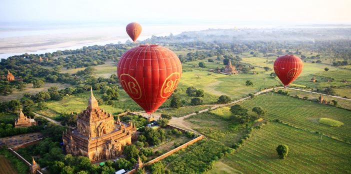 visita-a-templos-de-bagan-al-viajar-a-birmania