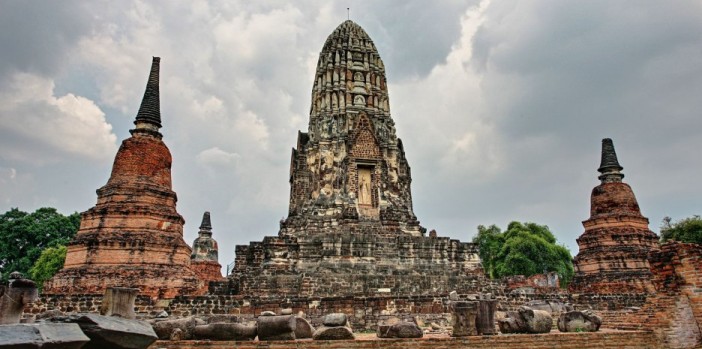 wat-ratchaburana-ayutthaya-thailand