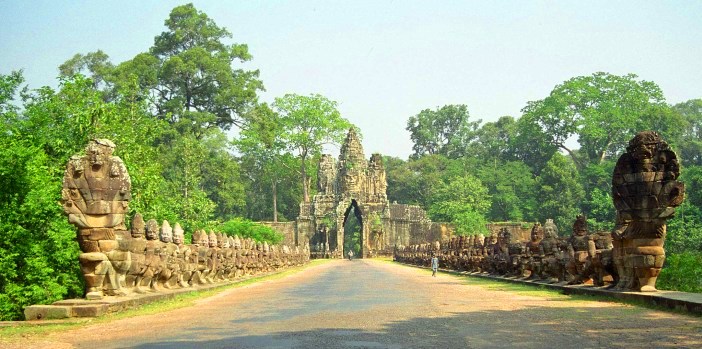 south-gate-angkor-thom-siem-reap