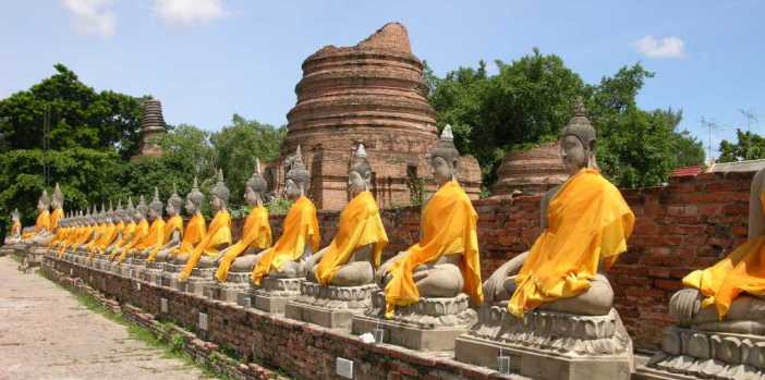 ayutthaya-wat-yai-chai-mongkol-row-of-buddha-statues