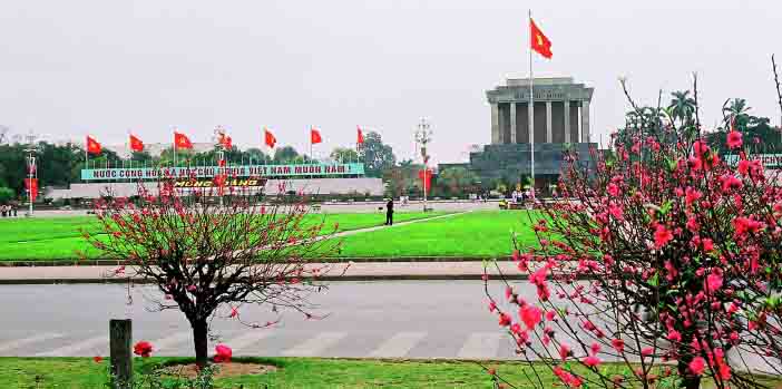 201891192556-ho-chi-minh-mausoleum