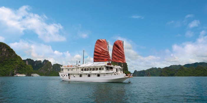 halong-bay-traditional-cruise