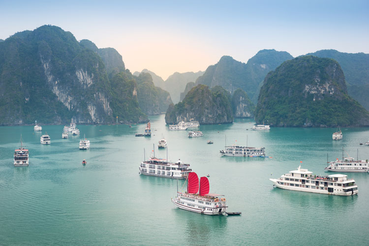 crucero-en-bahía-de-halong